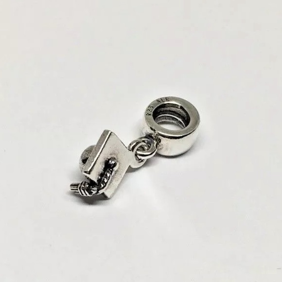 Pandora dangle graduation cap charm - Picture 5 of 8